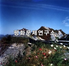 법동군 법동정각(평양과 원산 간 고속도로 주변)