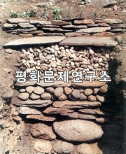 묵방리고인돌(보존급 제701호) 30호무덤칸 단면