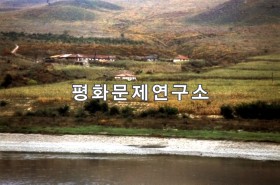 함경북도 두만강가 마을